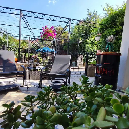 Appartement Lina At The *